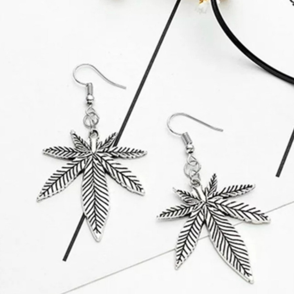 ☘️Boho Leaf Earrings☘️